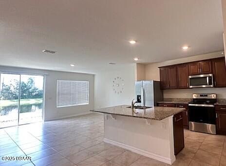 5th image of 82 Bella Lago Cir