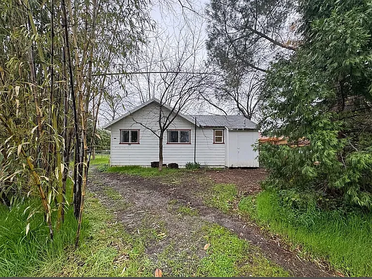 3555 Holly Hill Ln — Photo 1