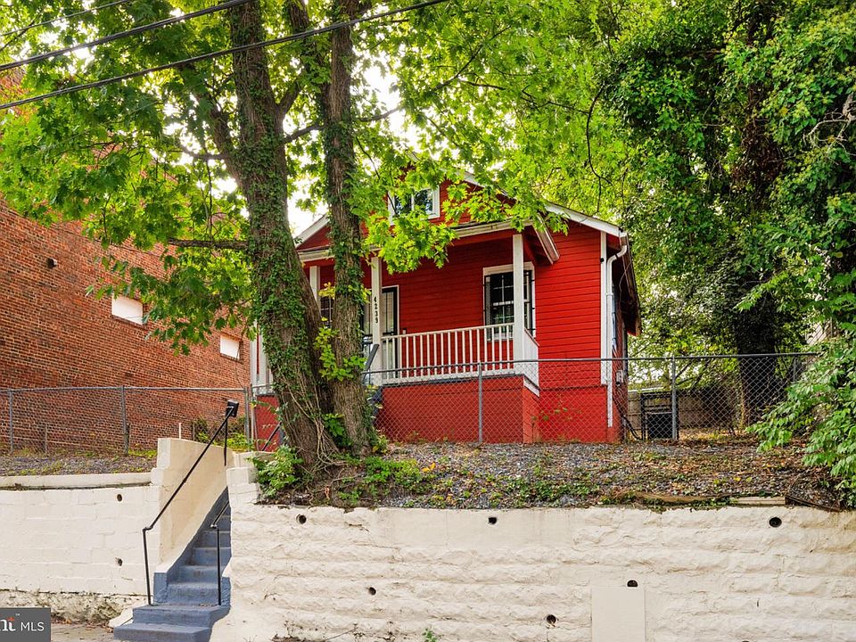 1st image of 4239 Edson Pl NE
