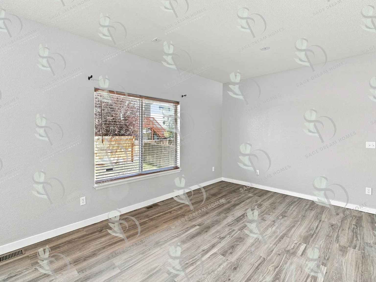 3 bed, 2982 sqft, $2,400 — Photo 4