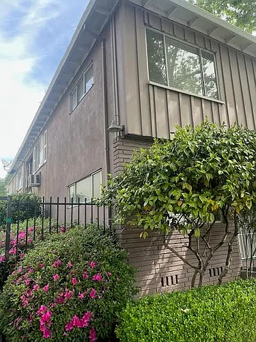 2425 N St #4 Photo 1