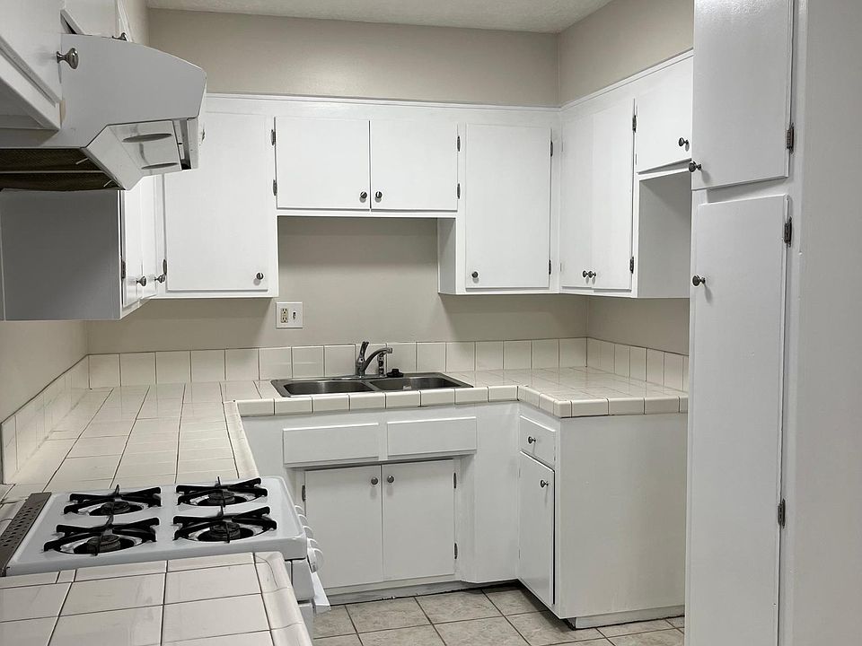 1st image of 1853 Harbor Ave APT 4