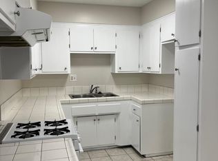 1853 Harbor Ave APT 4, Long Beach, CA 90810