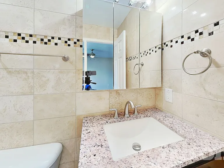 1392 S Akron Ct — Photo 7