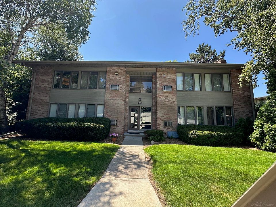 1st image of 340 Concord Pl APT 3