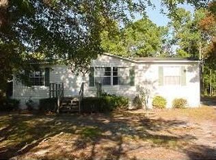 404 Ocean Spray Dr, Cedar Point, NC 28584