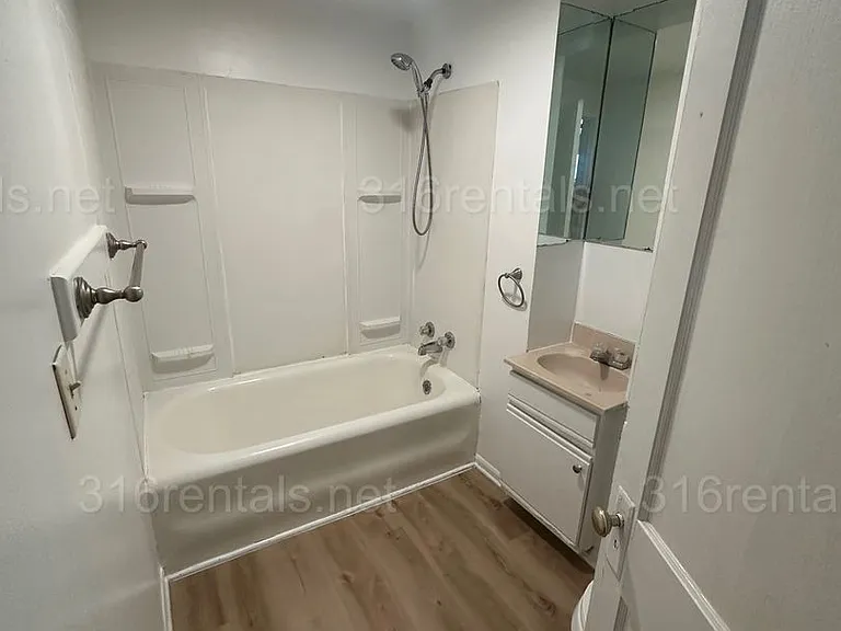 621 S Richmond Ave — Photo 11