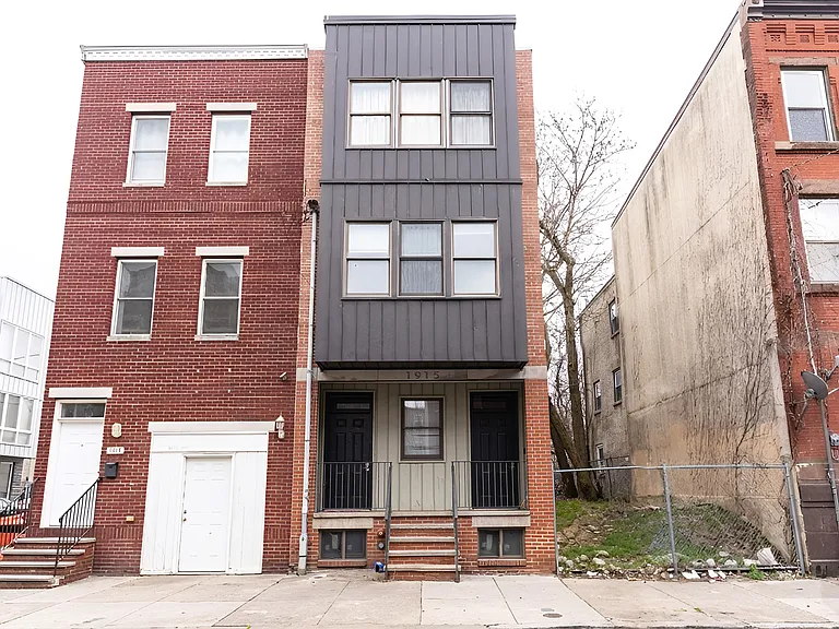 1915 N 18th St #B — Photo 1