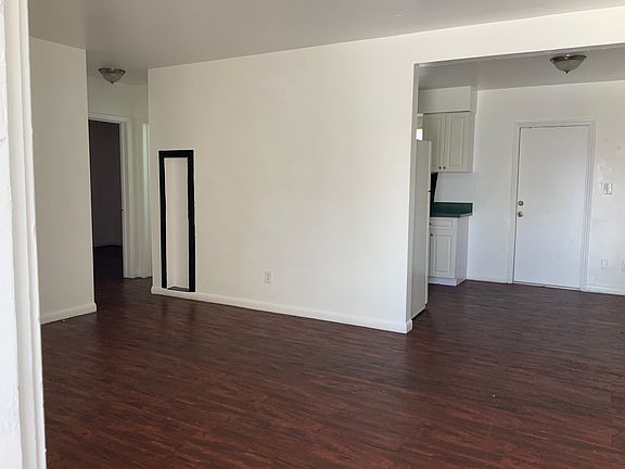 3rd image of 912 NW 13th St