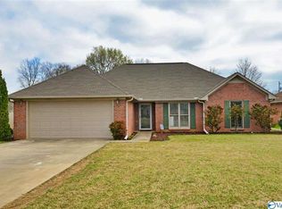 1702 Lake Pointe Dr SW, Decatur, AL 35603
