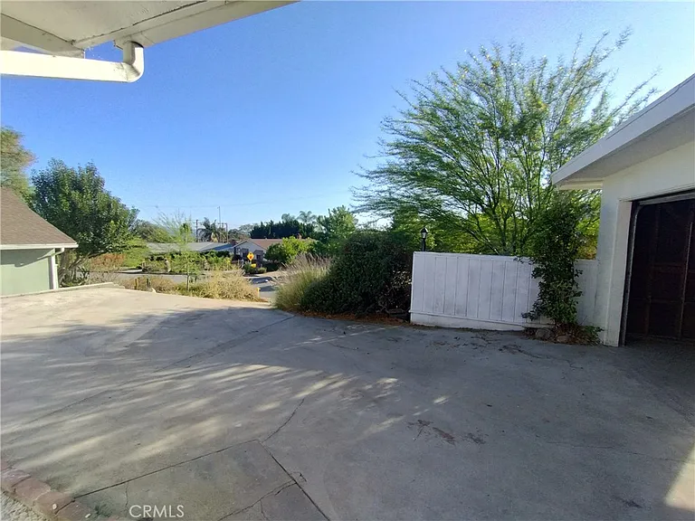 374 Grand Ave — Photo 46