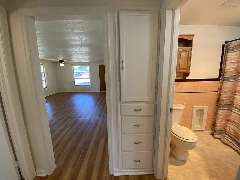 710 W Broccoli St — Photo 16