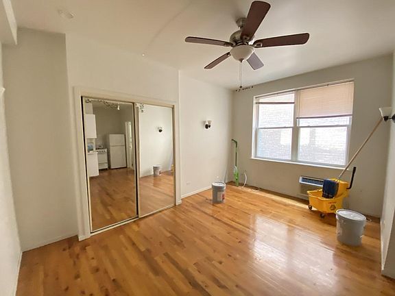 4th image of 5959-63 N Kenmore Ave #304