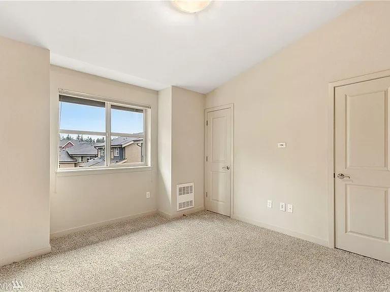 4852 Deerfield Pl — Photo 6