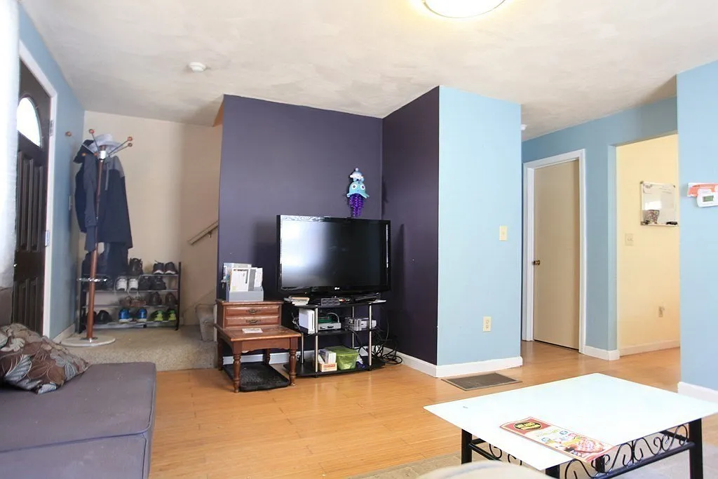 4 bed, 1411 sqft, $4,000 — Photo 4