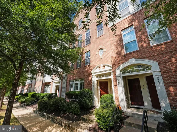 2560 Eastbourne Dr, Woodbridge, VA 22191