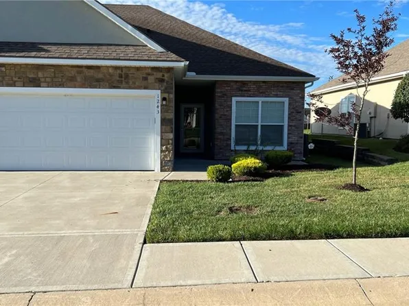 1243 S 3rd St E, Louisburg, KS 66053