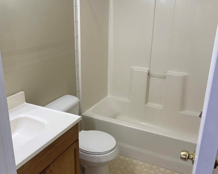 2nd image of 617 Orange Ave NW #617