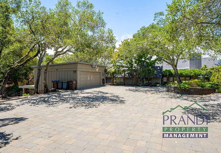 377 Summit Ave — Photo 45