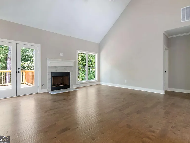 380 Ansley Dr — Photo 7