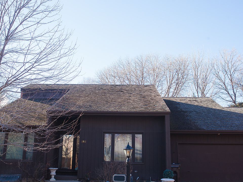 1st image of 1911 Greenbriar Ln