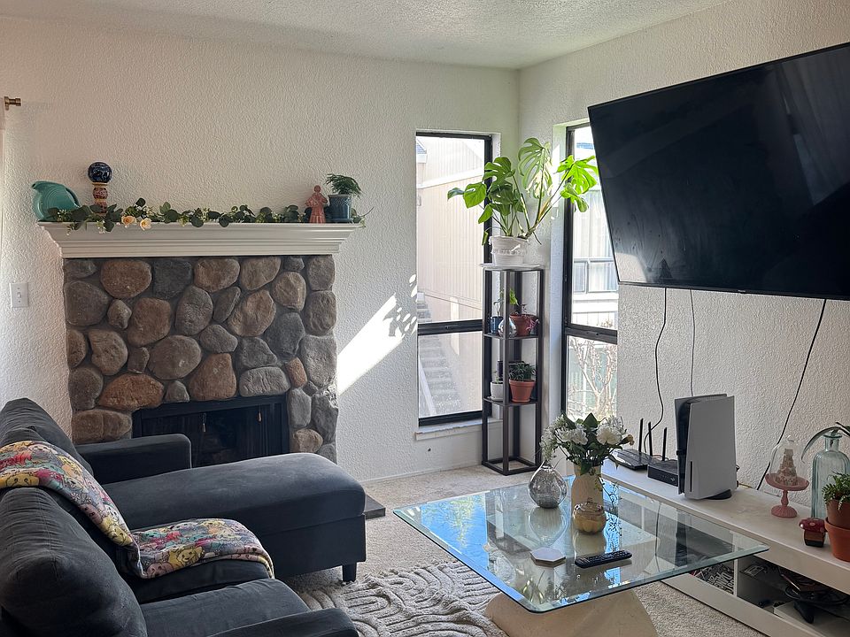 1st image of 707 Mikkelsen Dr