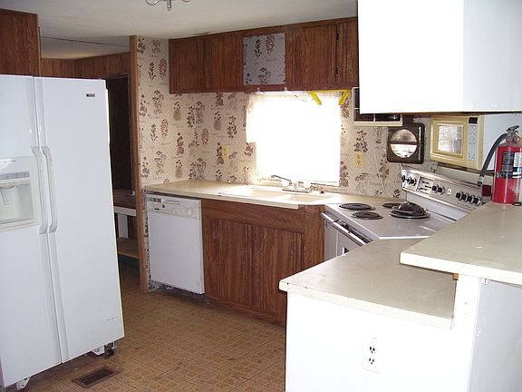 3rd image of 7093 Plaza St SE