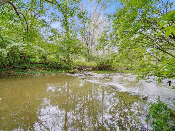 9530 Crestbrook Dr, Cincinnati, OH 45231