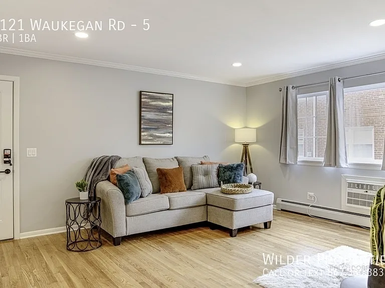 1121 Waukegan Rd #5 — Photo 2