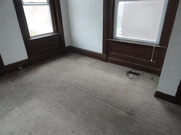 5th image of 3719 Iowa Ave