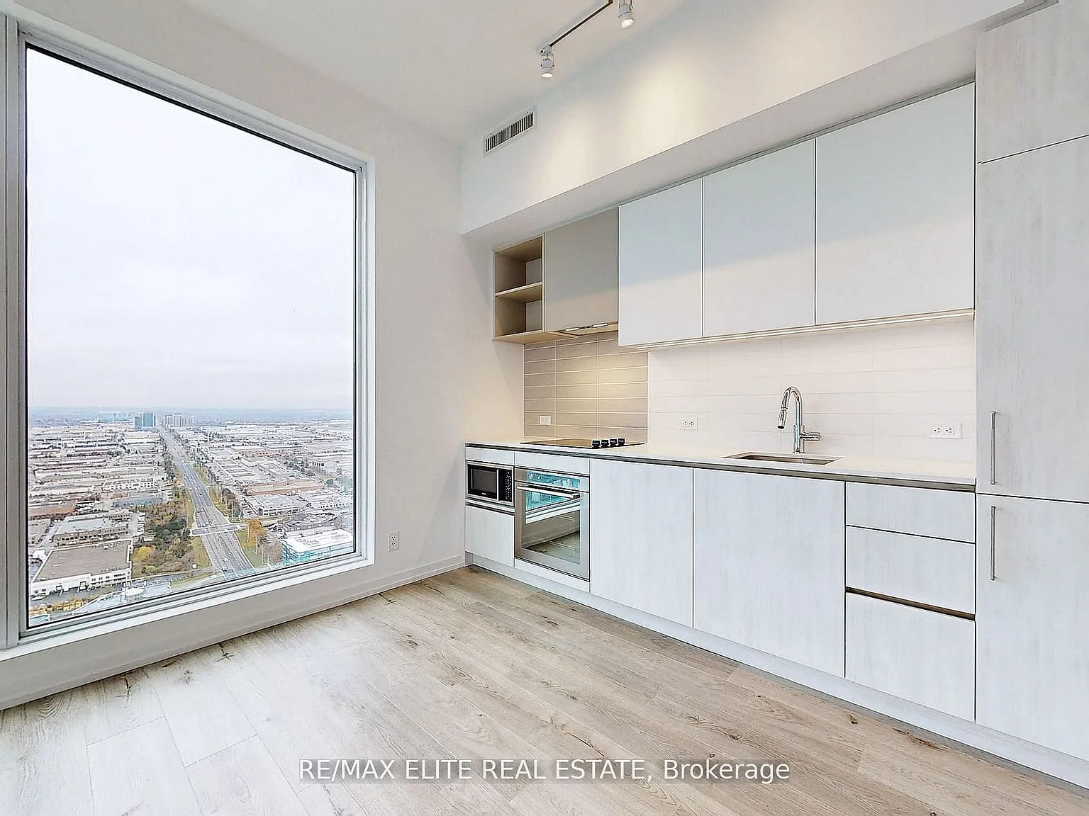 2 bed, $2,750 — Photo 2
