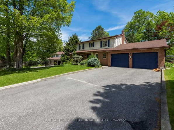 11 Forestwood Ln, Barrie, ON L4N 7S5