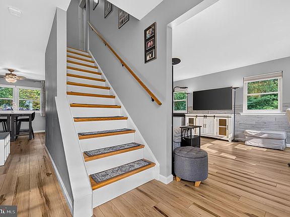 4th image of 1411 Merion Ter