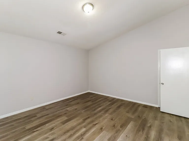 4680 Waterfront Oak Dr — Photo 9