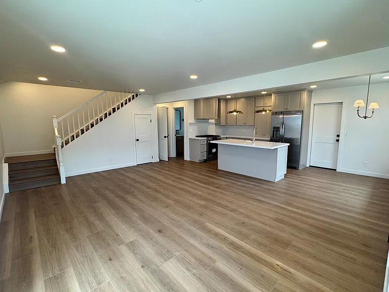 1142 S Ditmar St #A — Photo 6