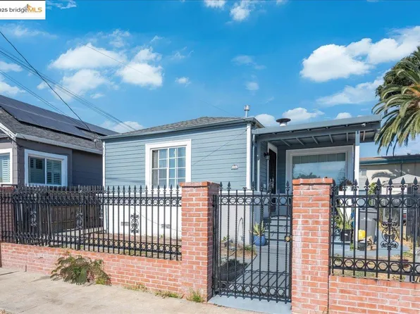 8806 Dowling St, Oakland, CA 94605
