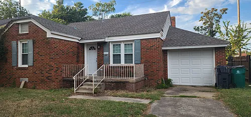 2621 NW 38th St Photo 1