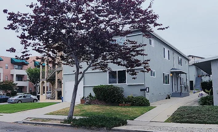 344 Penn St #B — Photo 2