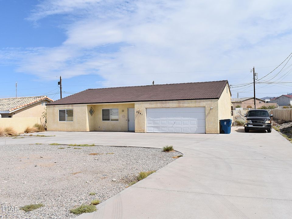 1st image of 2241 Holly Ave