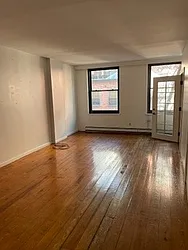 Rented by R New York