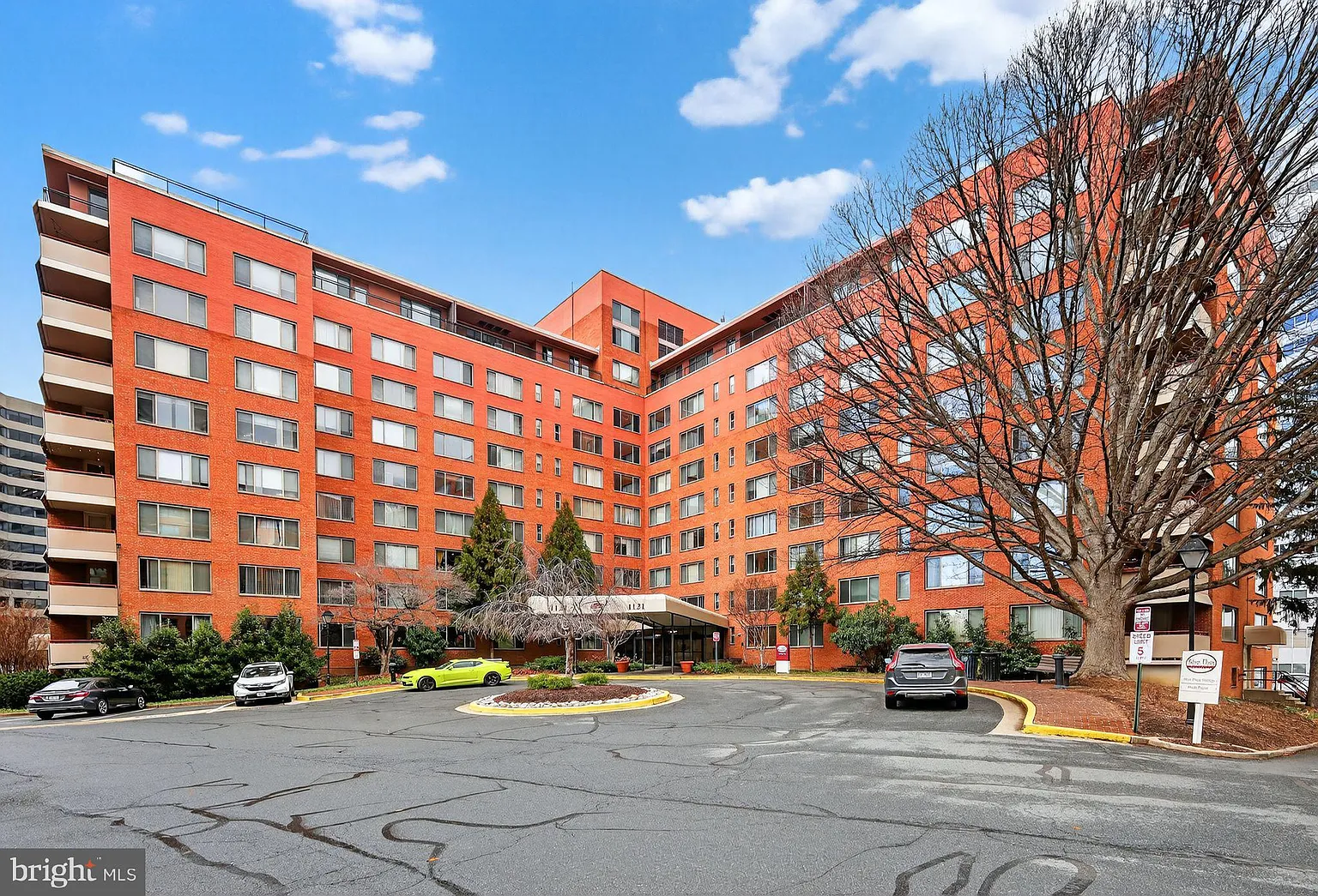 1121 Arlington Blvd N #706 photo 1