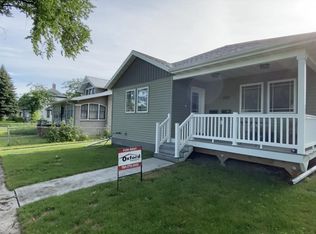 707 Cottonwood St #B, Grand Forks, ND 58201