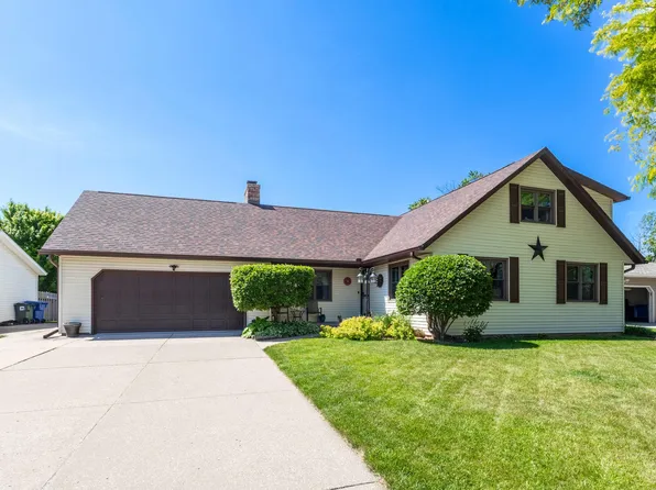 2127 W 31st St, Davenport, IA 52804