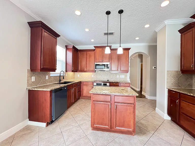 15008 Stonebriar Way — Photo 8