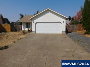 333 Waters Edge Ct, Lebanon, OR 97355