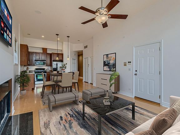 2nd image of 1419 W Walton St #3E
