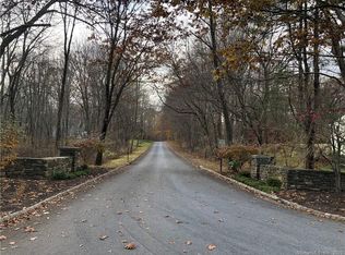 28 Oak Ridge Dr, Newtown, CT 06470