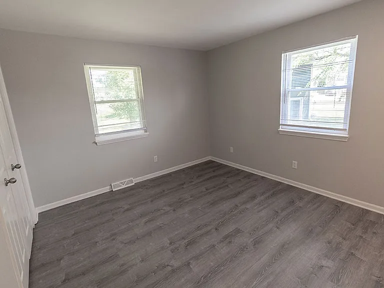 1923 Mirtle Grove Ct — Photo 15