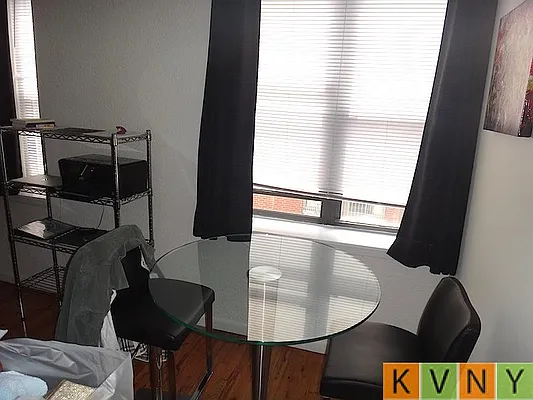 Rented by KVNY Soho | media 10