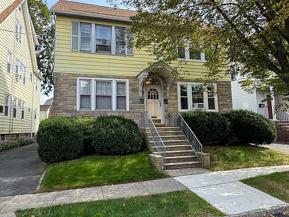 2nd image of 130 N Spring St #1R